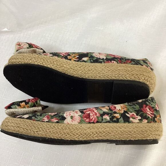 Fab Kickz Girls Black/Floral Shoe Size 10 - Picture 4 of 7